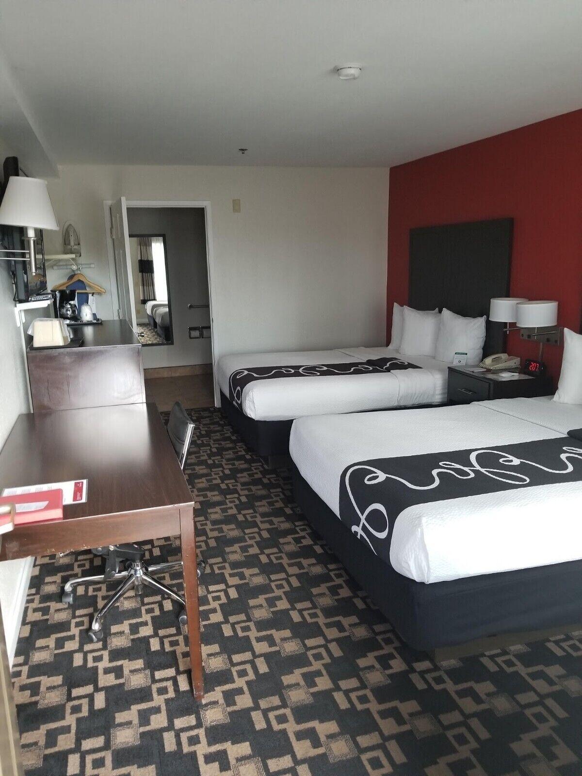 Hotel Ramada By Wyndham Oceanside Exterior foto