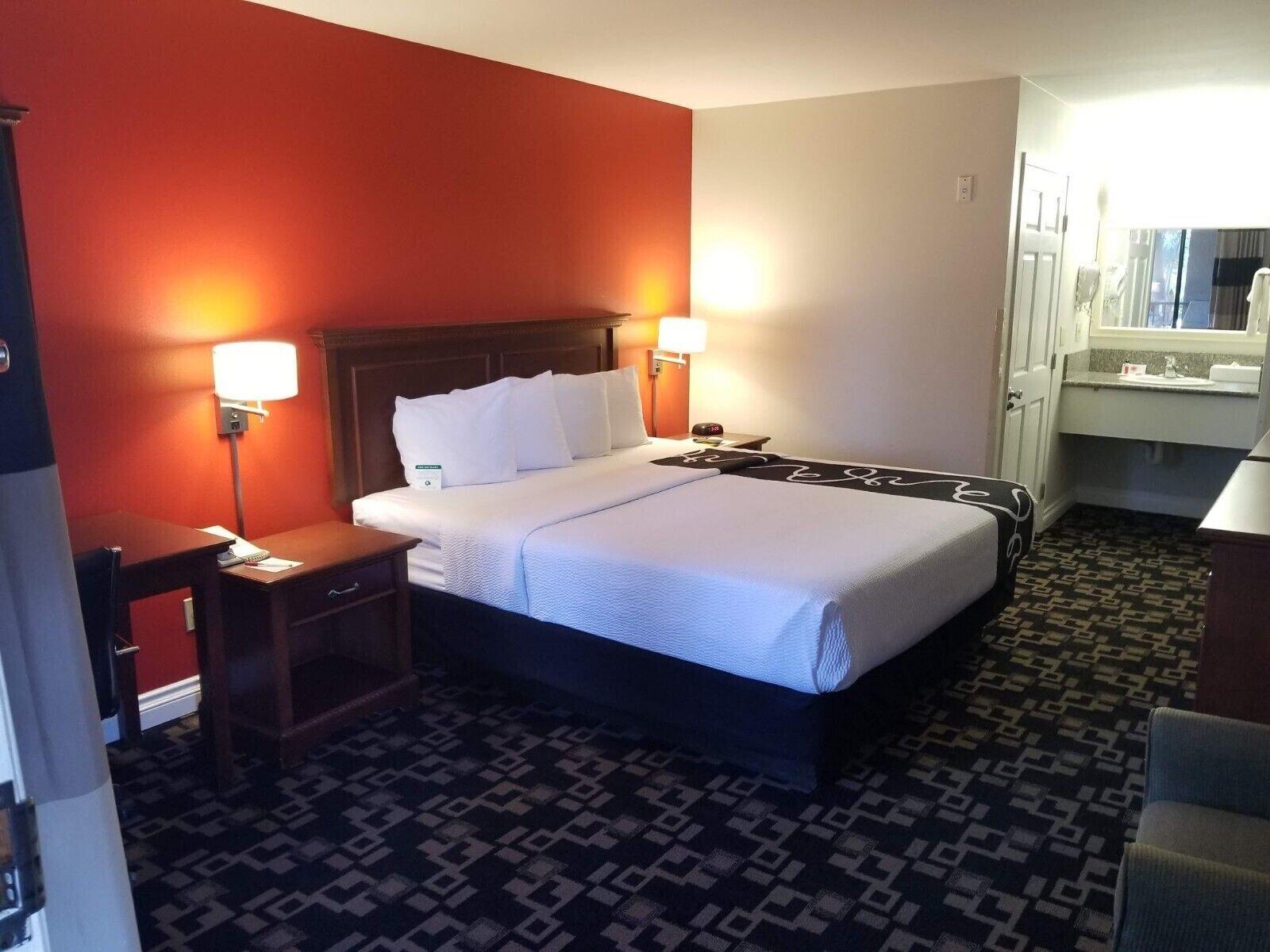 Hotel Ramada By Wyndham Oceanside Exterior foto